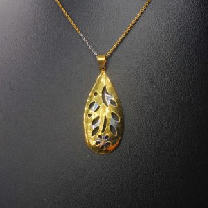 Teardrop Pendant – Elegant Design