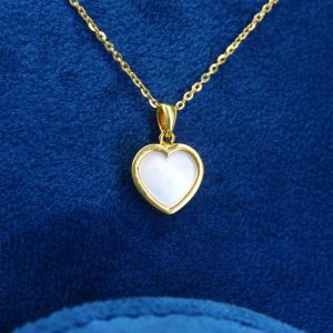 Heart Pearl with Chain – Minimal Wear