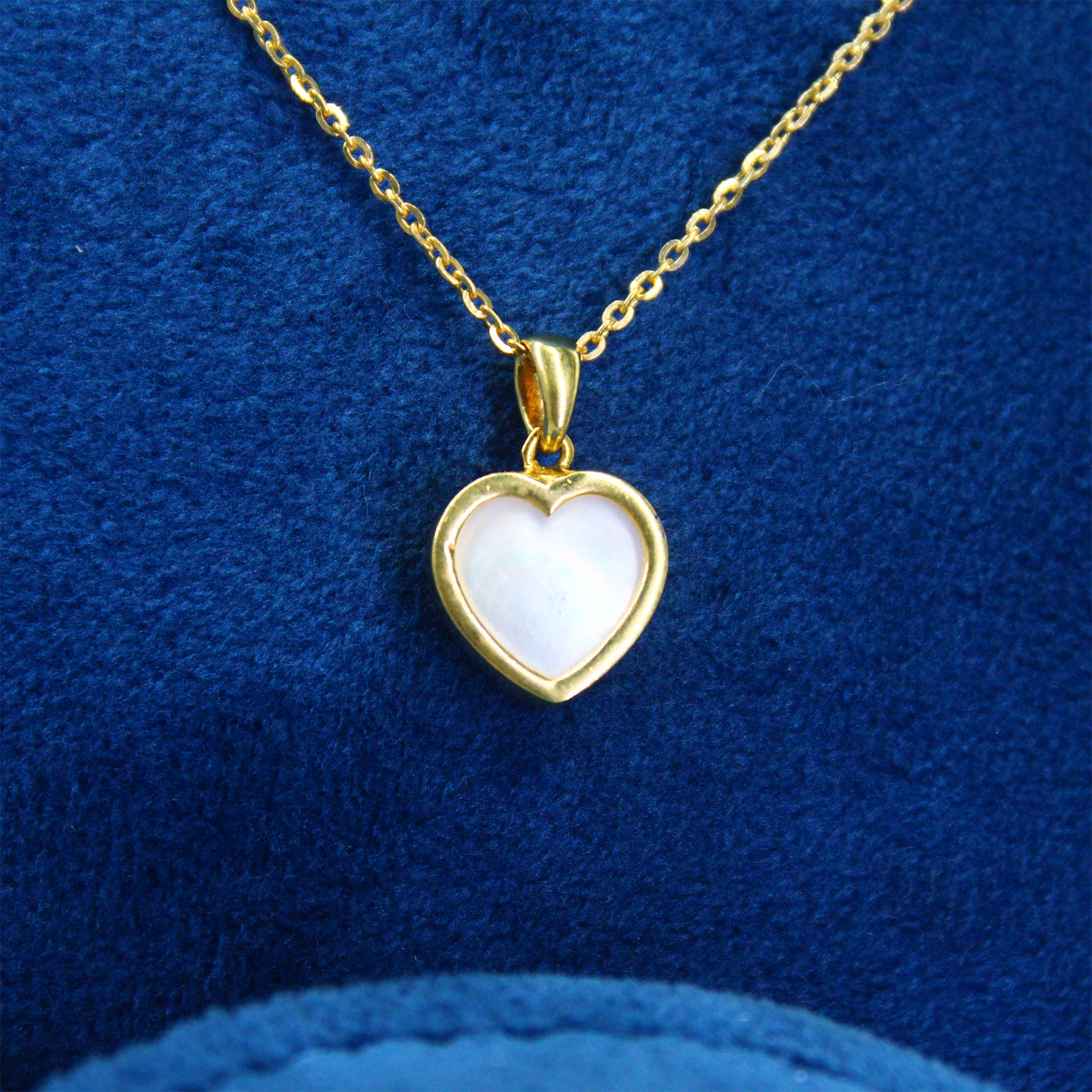 Heart Pearl with Chain – Minimal Wear