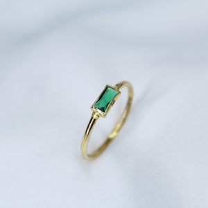 Green stone Ring – Minimal Wear